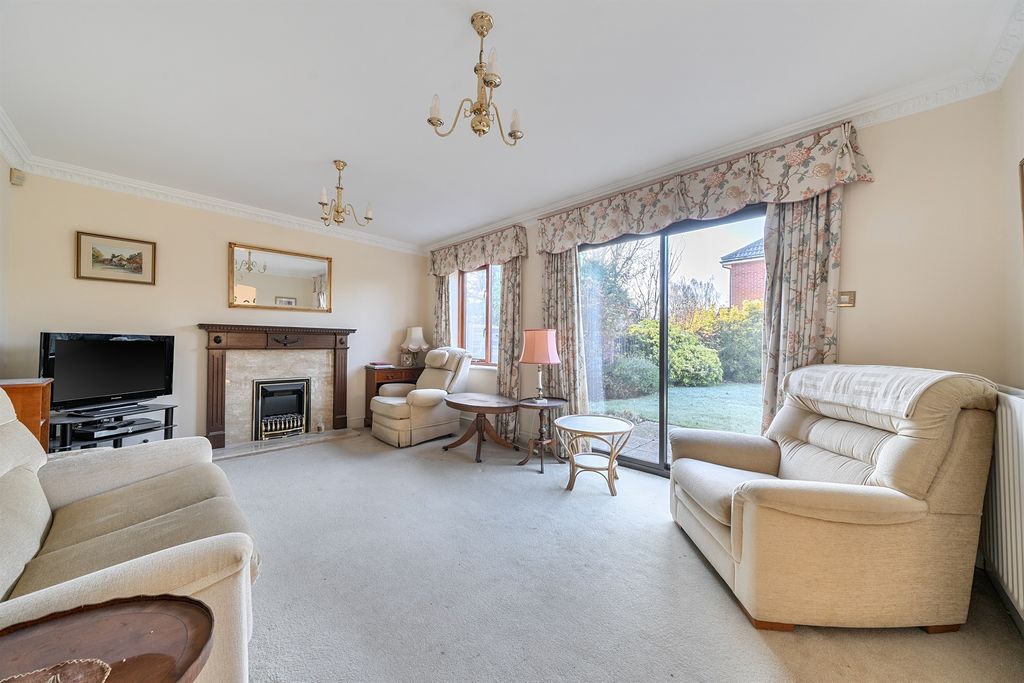 Property photo 3 of 12