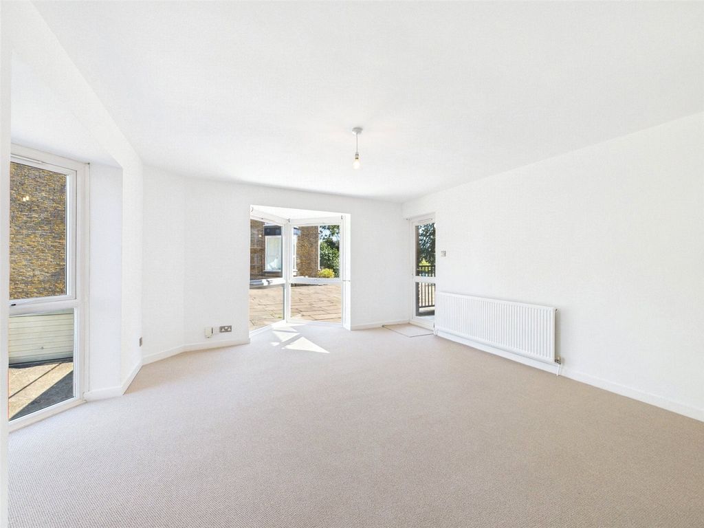 Property photo 3 of 11 Picture No. 05