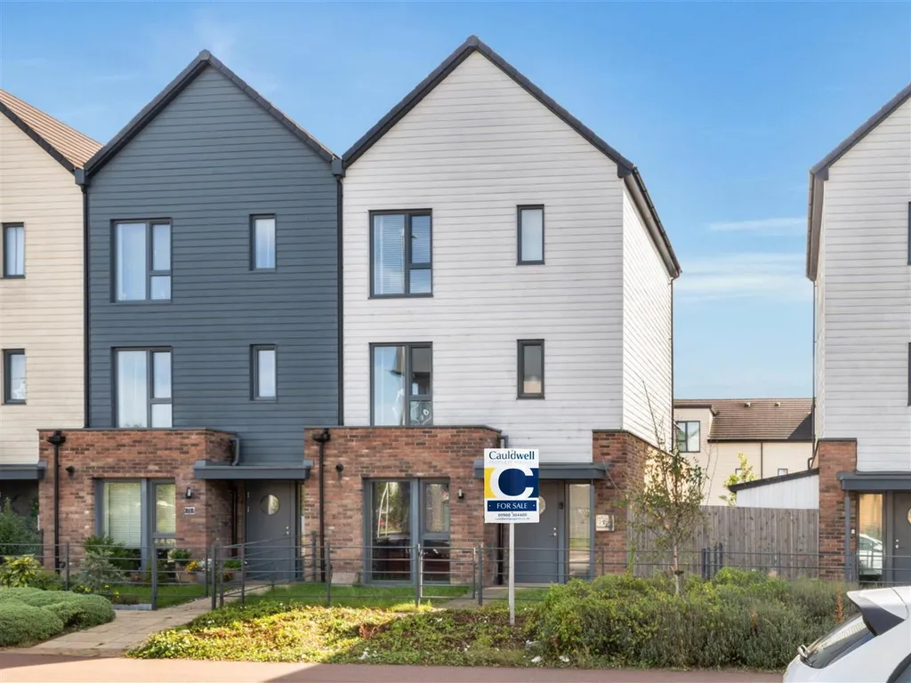 House in Milton Keynes, Broughton and Milton Keynes - View 3