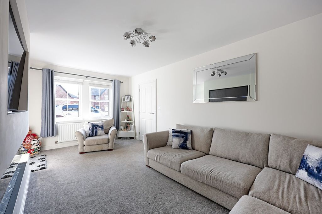 Property photo 2 of 26 4865623