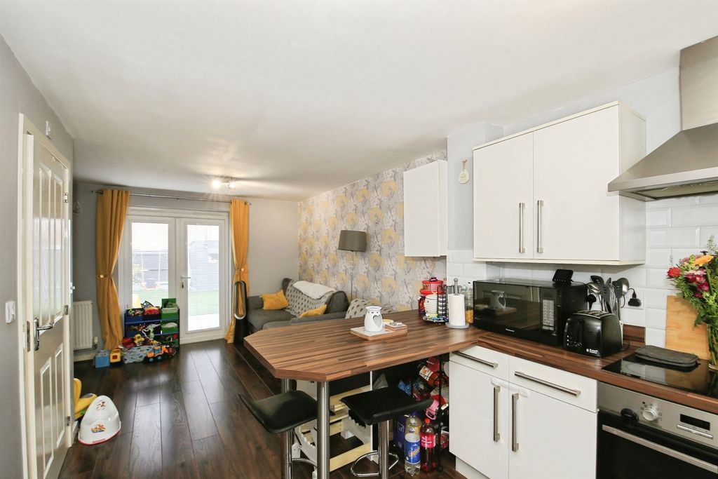 Property photo 3 of 13