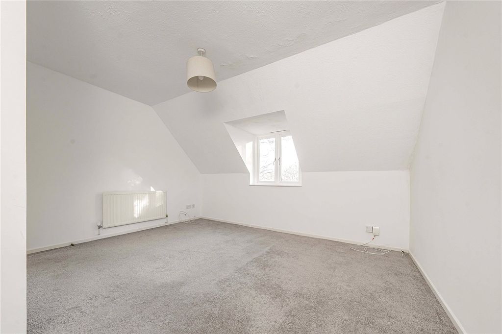 Property photo 3 of 12 Picture No. 02