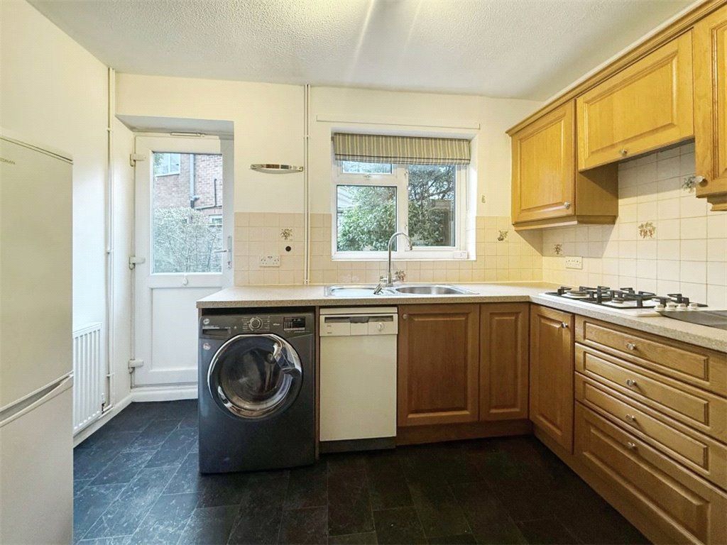 Property photo 3 of 21 Kitchen