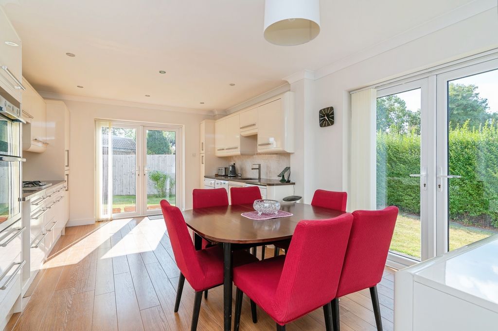 Property photo 3 of 17 Dining Area