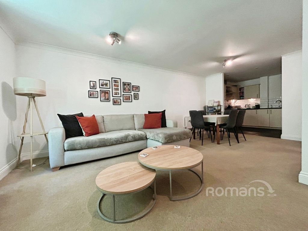 Property photo 3 of 14 Pbox-Img.Jpg