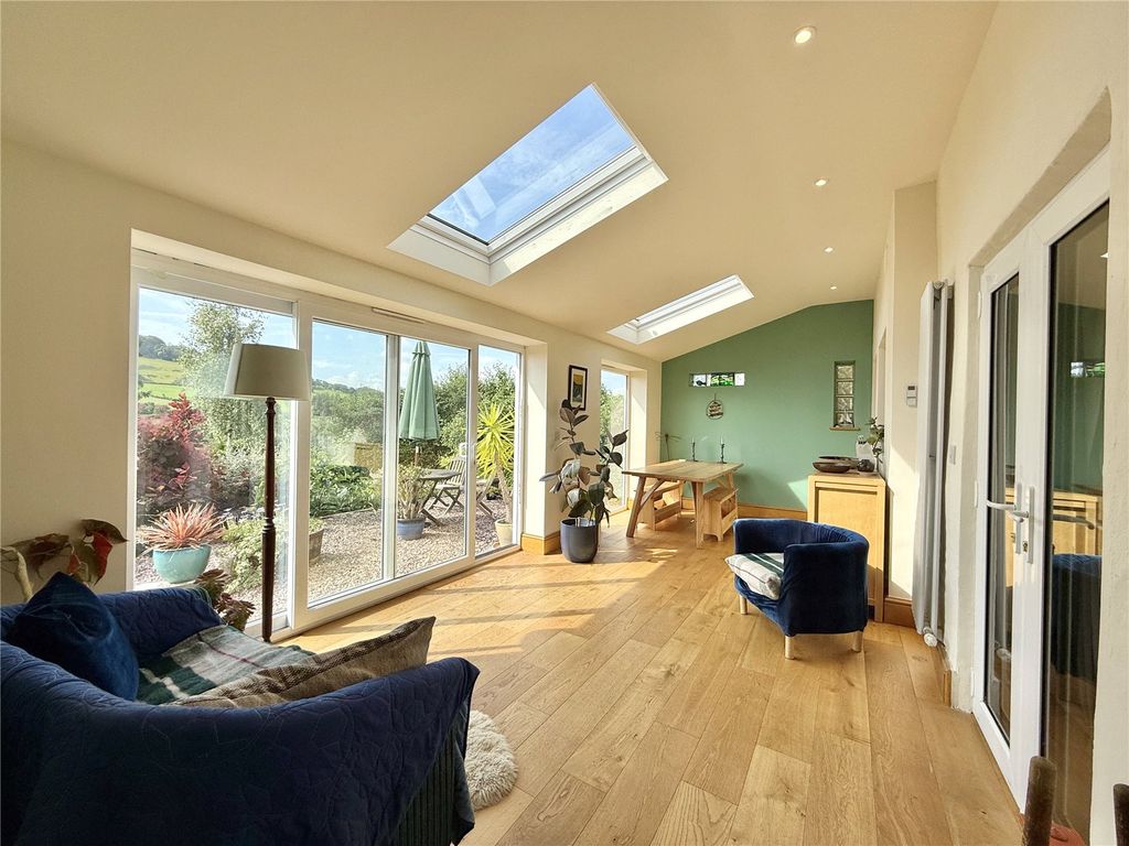 Property photo 3 of 41 Picture No. 21