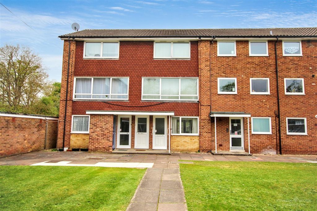 Property photo 1 of 15 Front