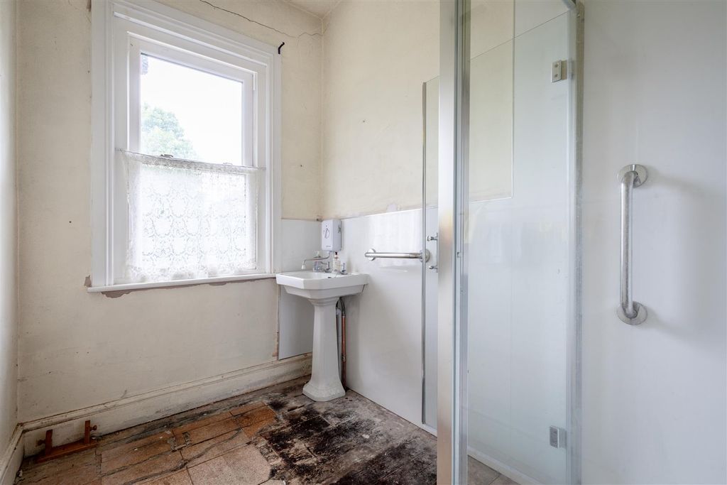 Additional image 12 of 5 bed semi-detached house for saleMuster Green South, Haywards Heath RH16