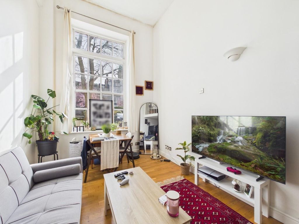 Property photo 2 of 16 Cam01530G0-Pr0397-Still002.Jpg