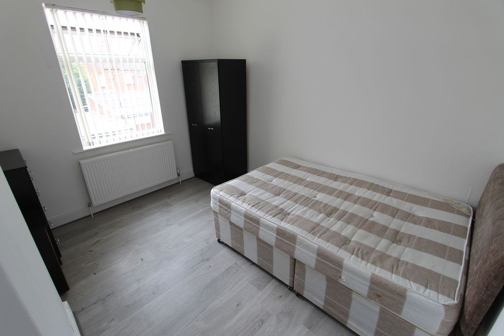 Property photo 1 of 9 Photo 10