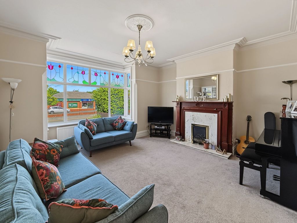 Property photo 2 of 39