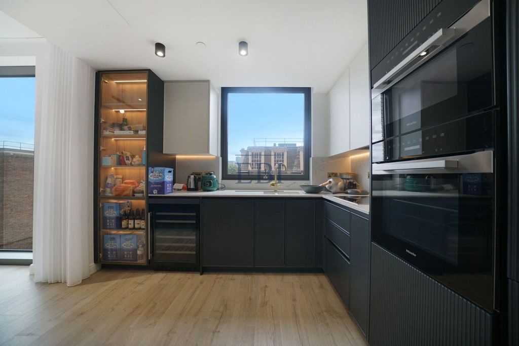 Property photo 2 of 11 Picture No. 02