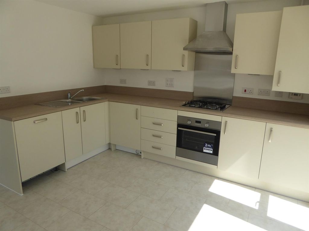 Property photo 3 of 11 129827_T_Addresses_66118.Jpg