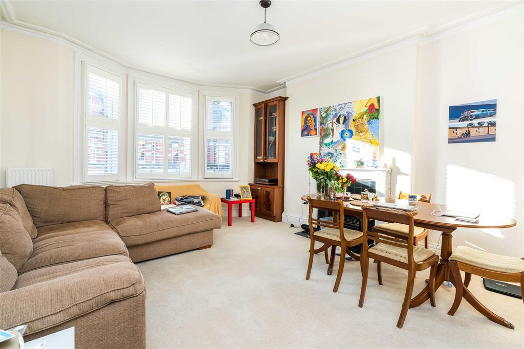 Property photo 2 of 31