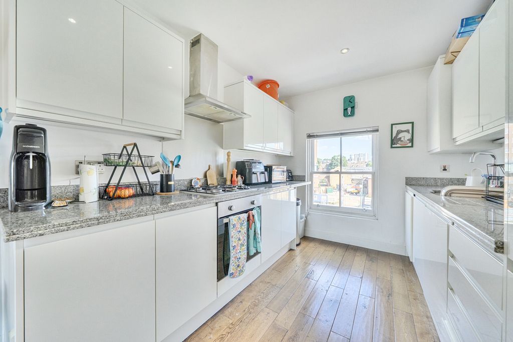 Property photo 2 of 23 1495112-6-6A5E3De...