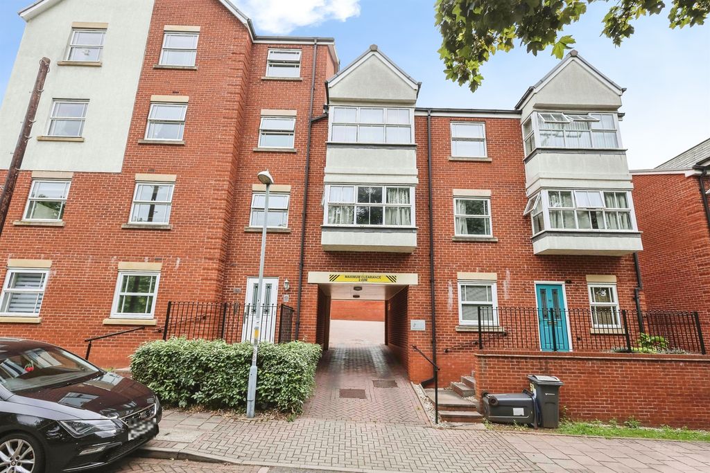 Property photo 1 of 16