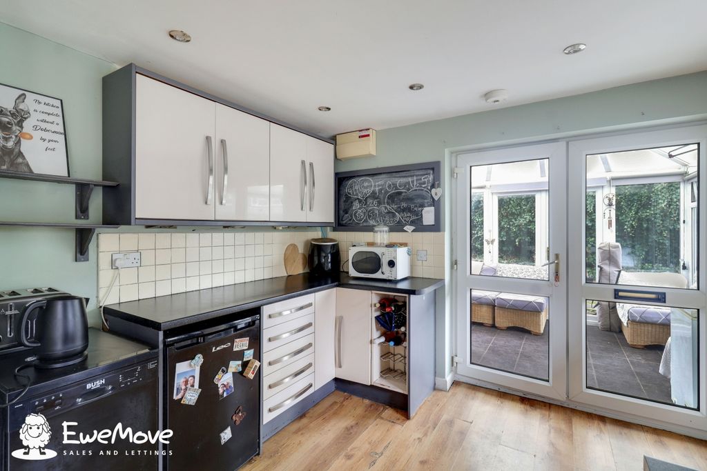 Property photo 3 of 15 Kitchen