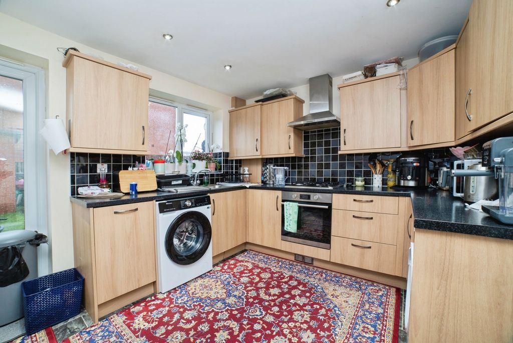 Property photo 2 of 15 Kitchen