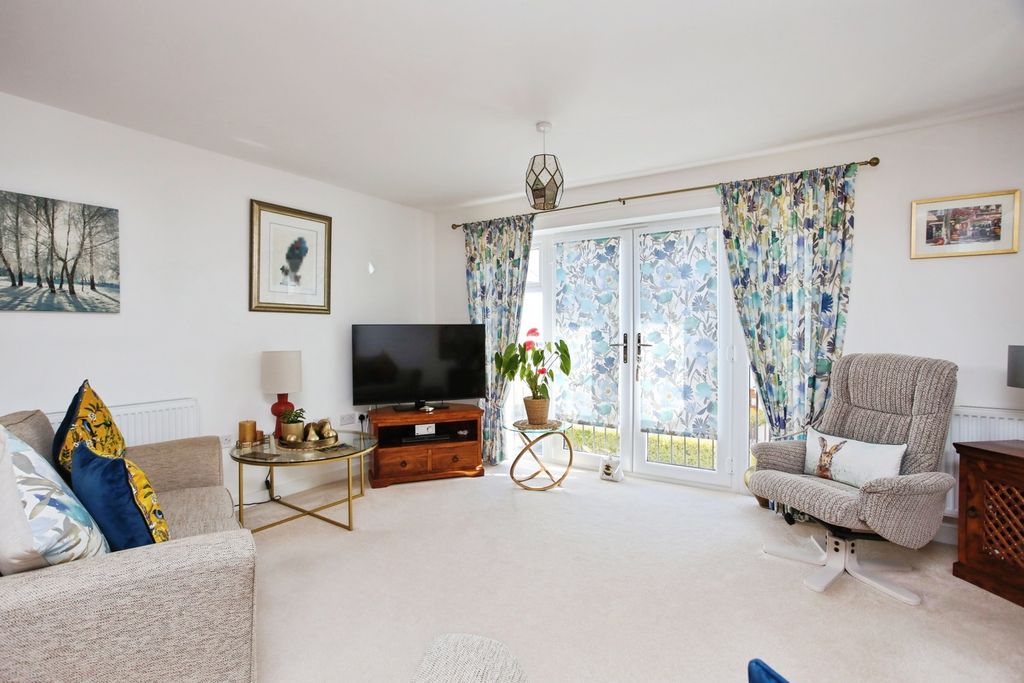 Property photo 3 of 12 Pbox-Img.Jpg