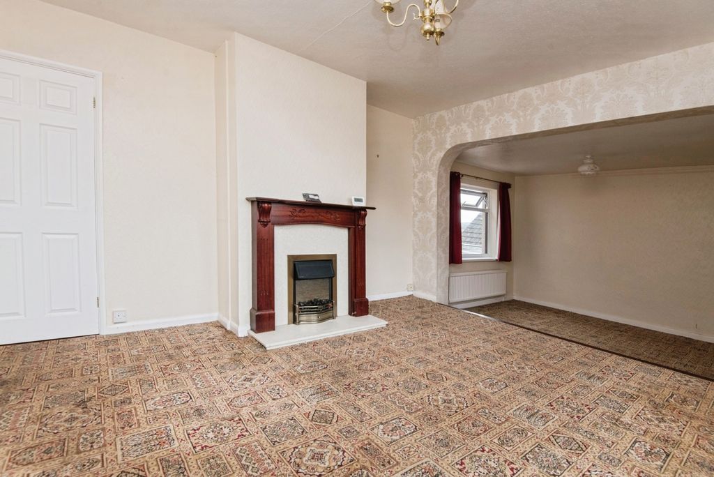 Property photo 3 of 17 Photo