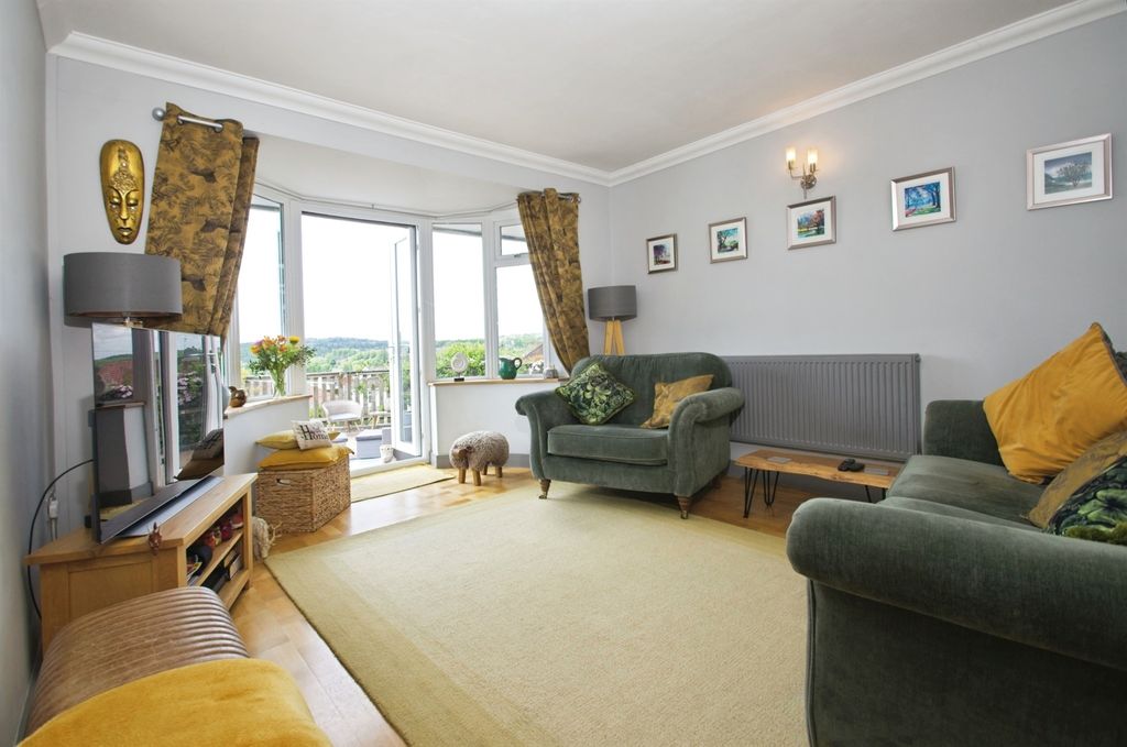 Property photo 3 of 22