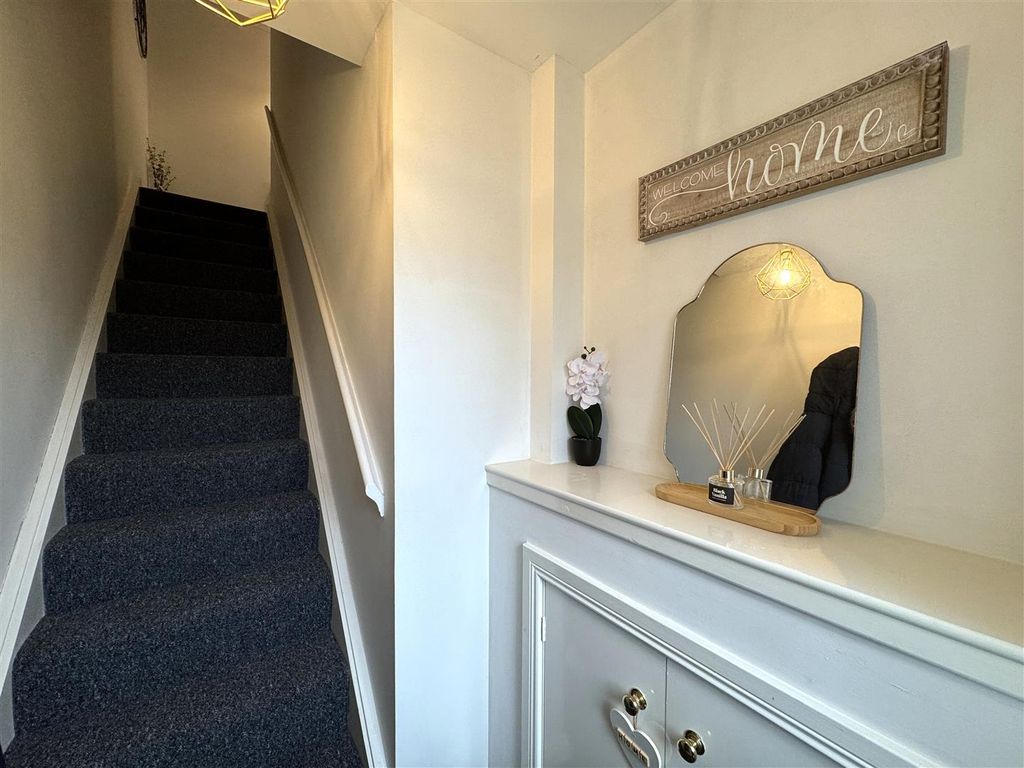 Property photo 2 of 11 Entrance.Jpg