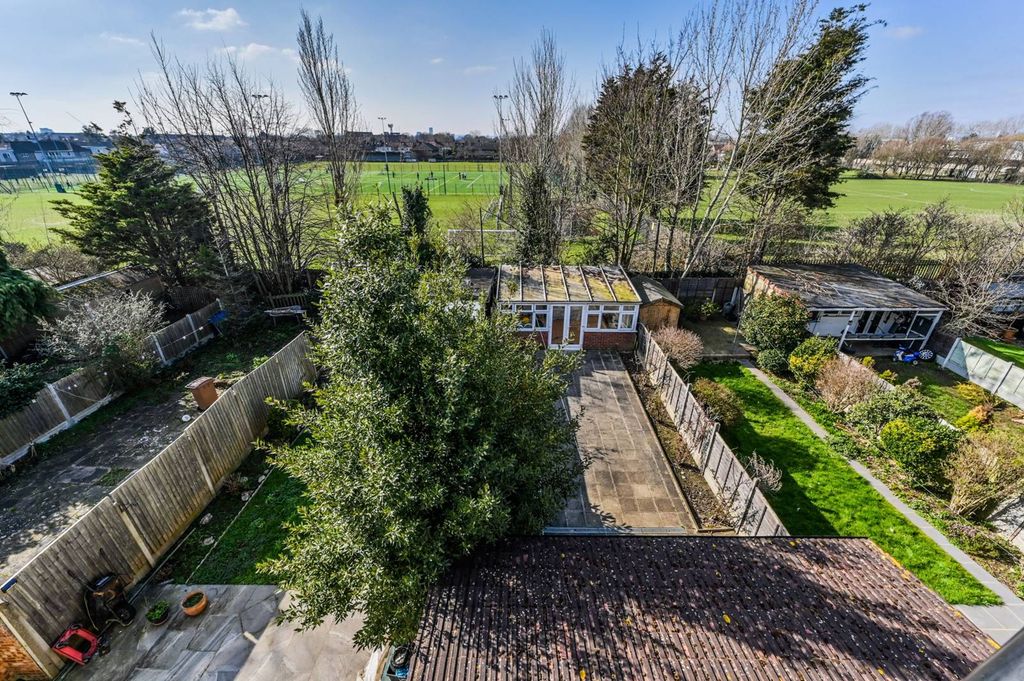 Property photo 3 of 28