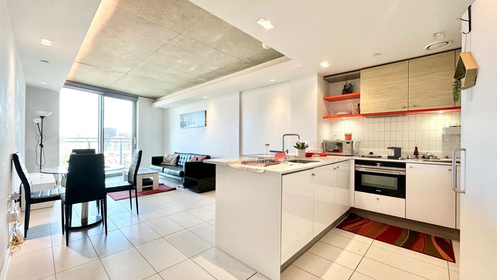 Property photo 1 of 11 Kitchen