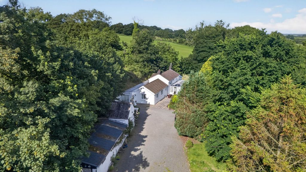 Property photo 3 of 37