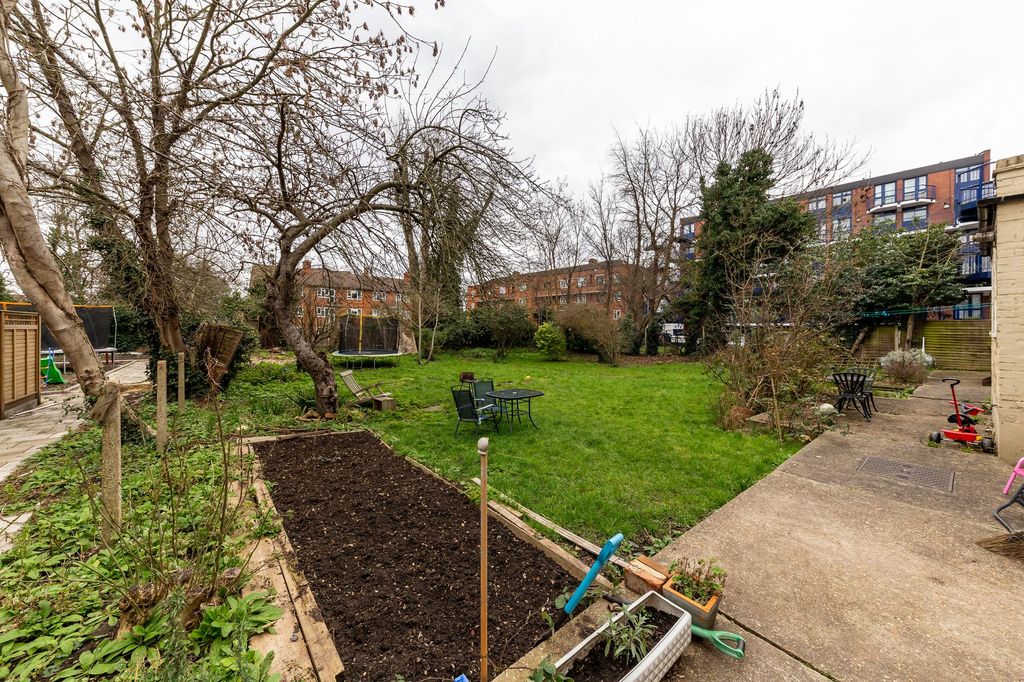 Property photo 3 of 11