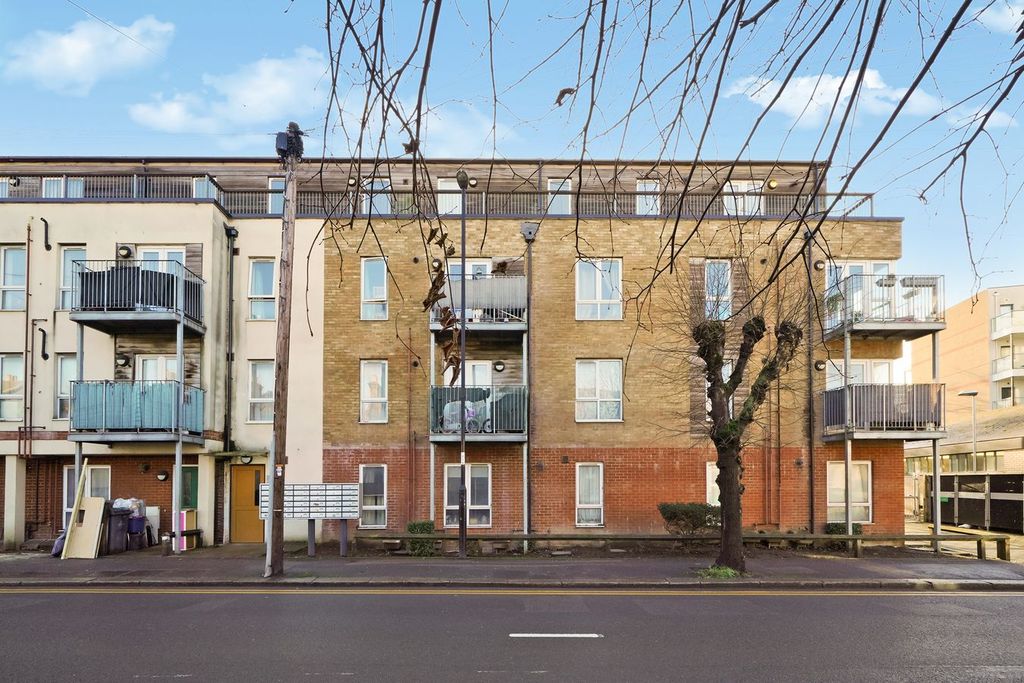 Property photo 1 of 9