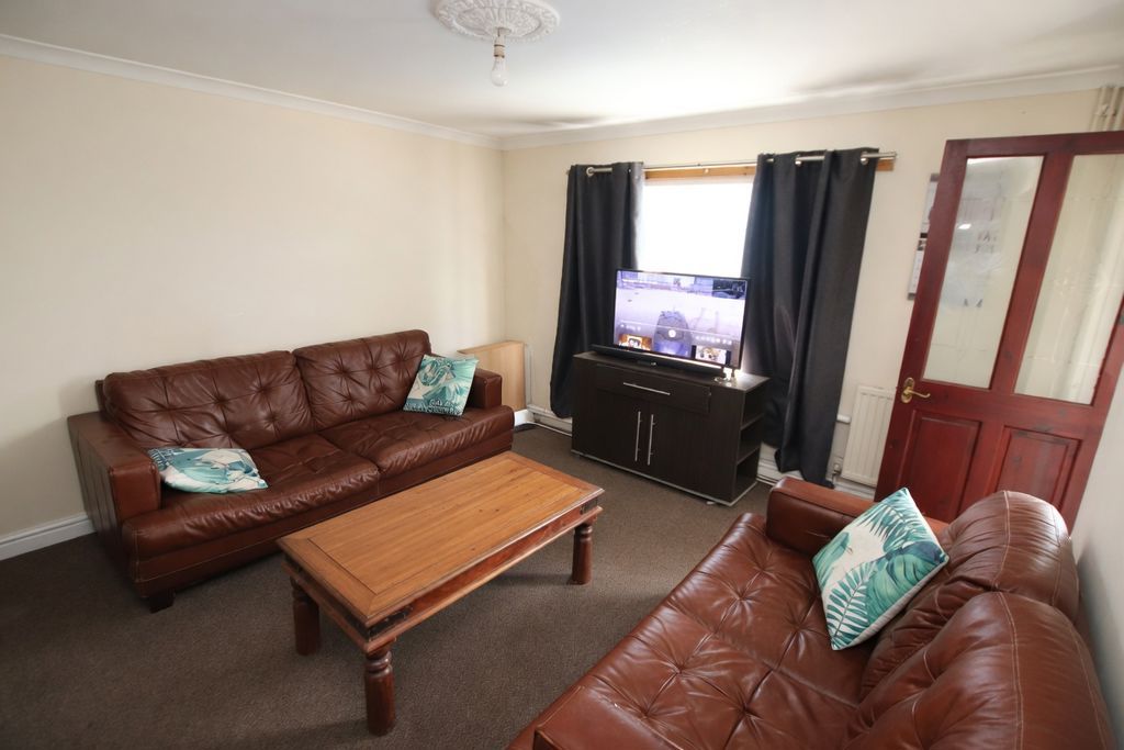 Property photo 2 of 7 Lounge