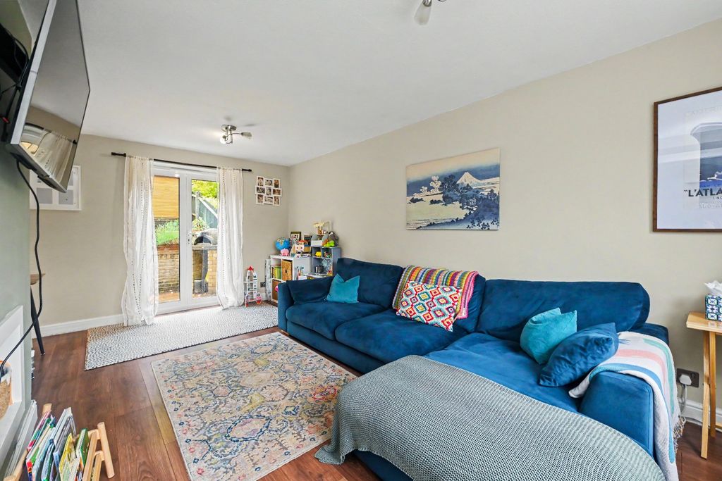 Property photo 2 of 14 5213912