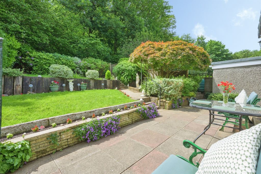 Property photo 3 of 16