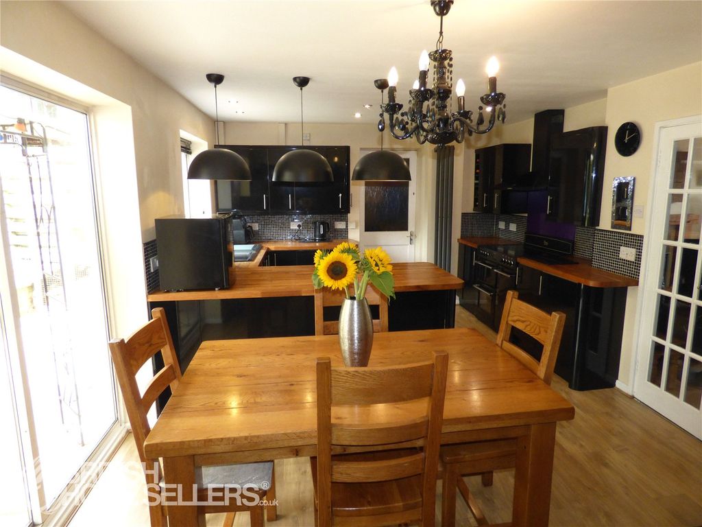 Property photo 3 of 16 Picture No. 09