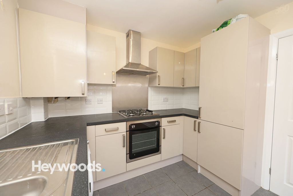 Property photo 3 of 41