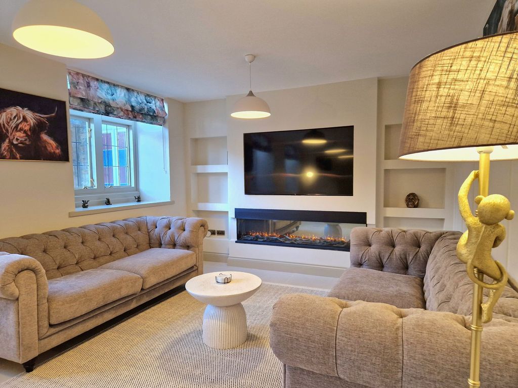 Property photo 3 of 23