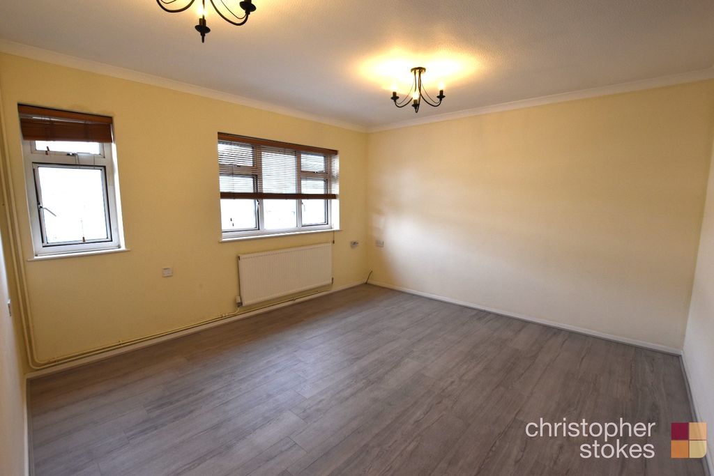 Property photo 3 of 7 2940253