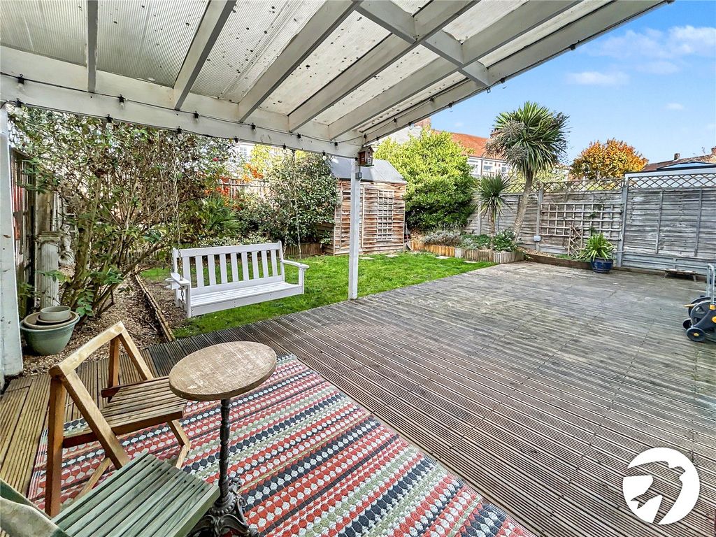 Property photo 2 of 29 Picture No. 75