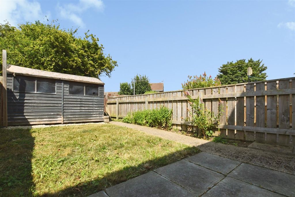 Property photo 3 of 12 Ccfe65F1-Garden 20Rear.Jpg