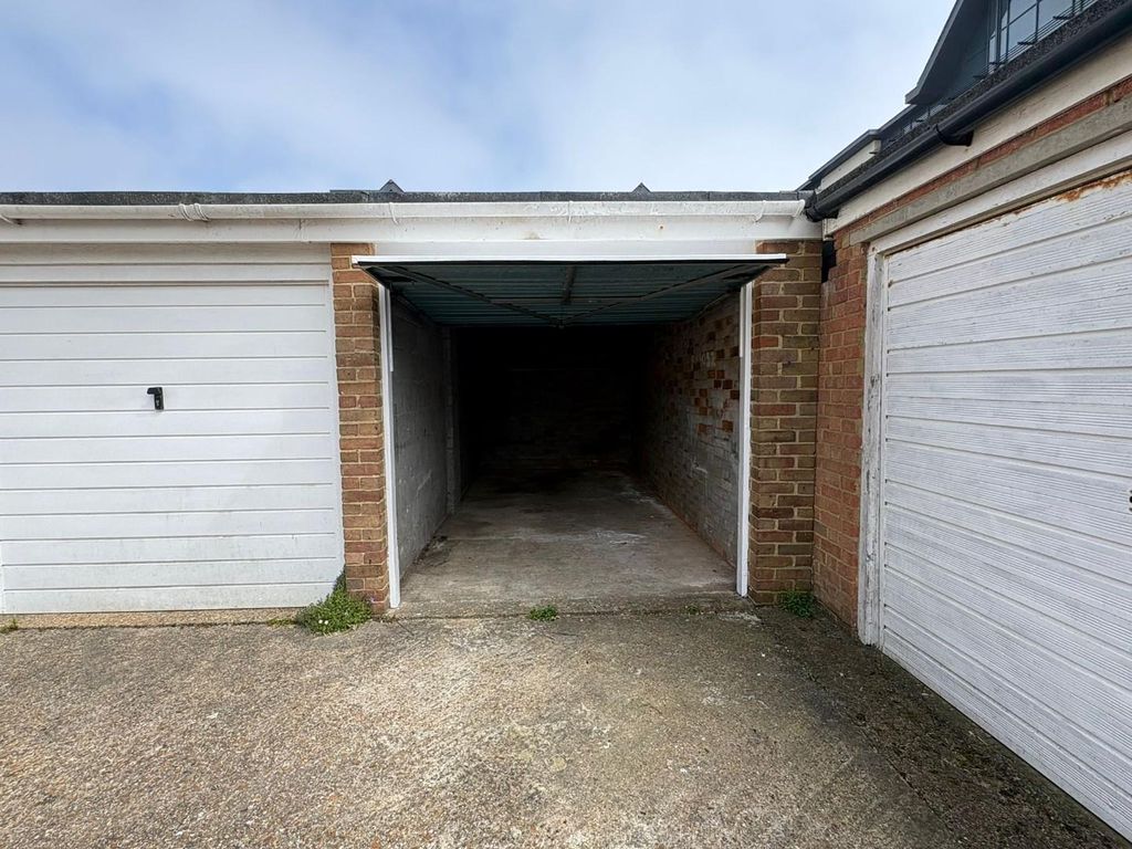 Property photo 2 of 4