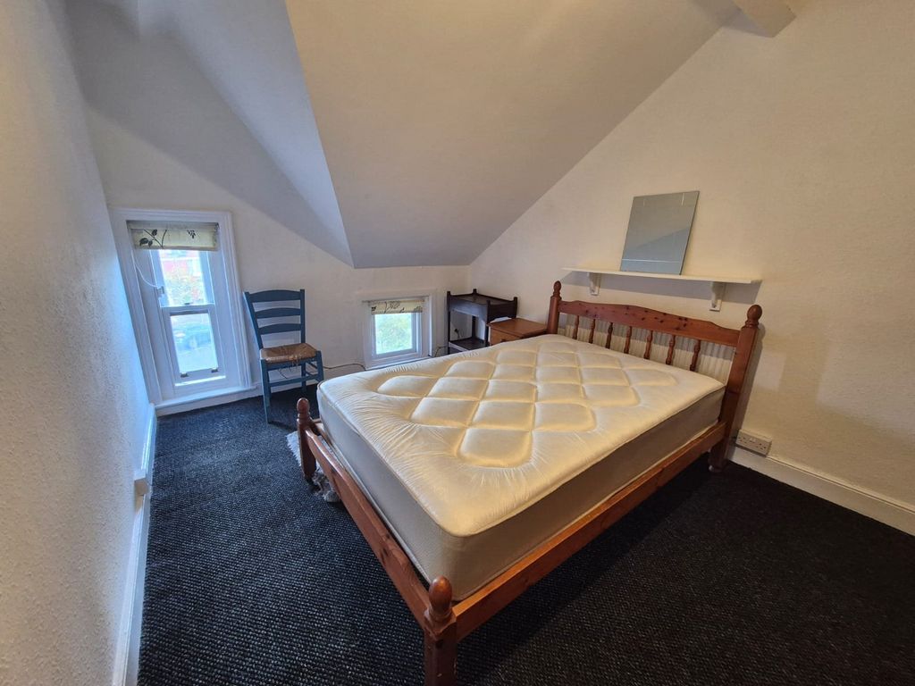 Property photo 3 of 9 Getattachmentthumbnail