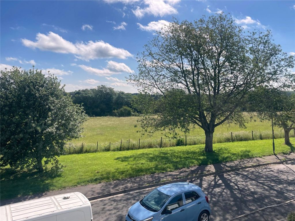 Property photo 2 of 18 Picture No. 29