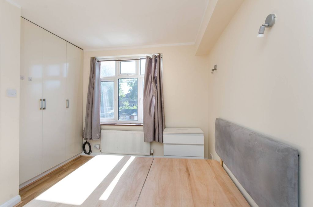 Property photo 2 of 4