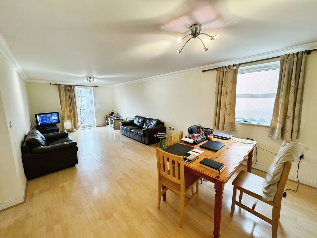 Property photo 3 of 9