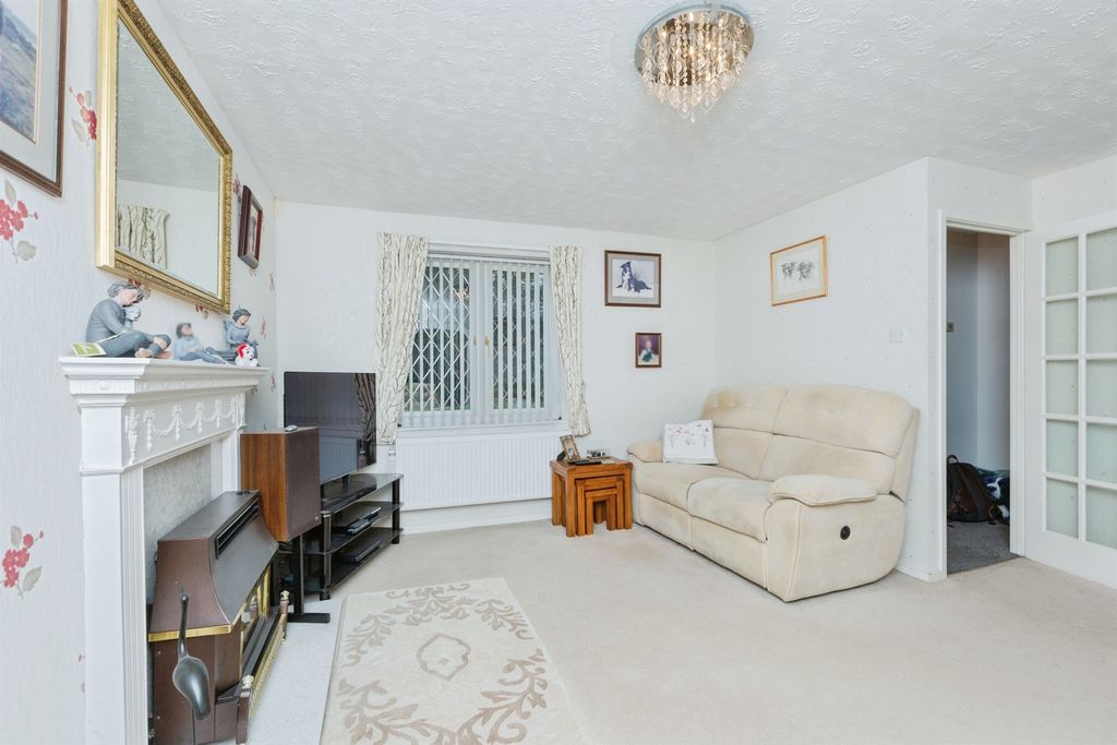 Property photo 2 of 22