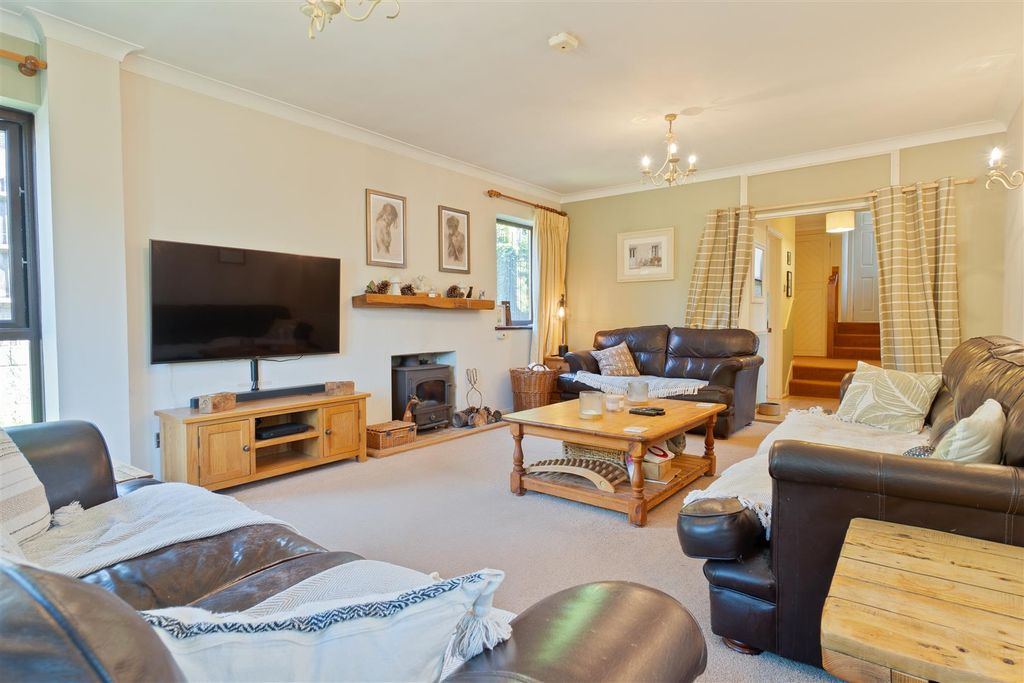 Property photo 2 of 29 Cliff Hill Boughton Monchelsea2.Jpg