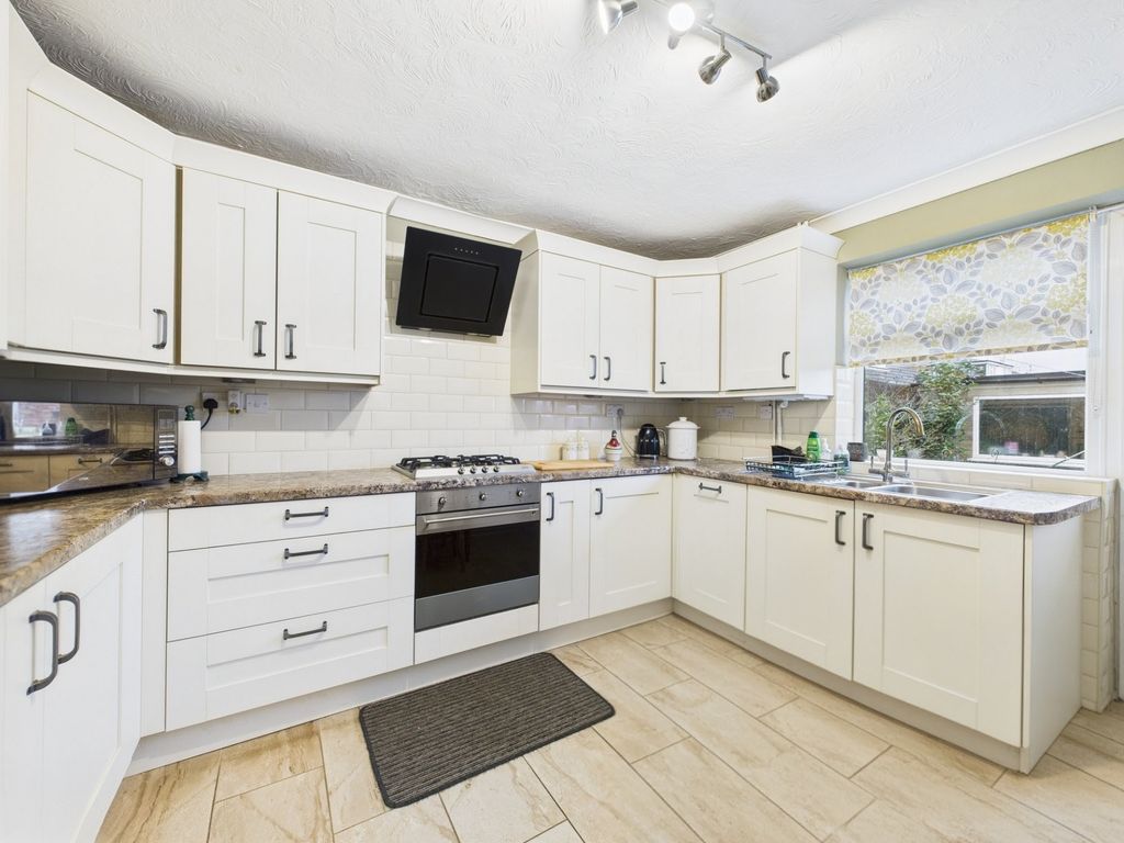 Property photo 2 of 21 Pheasant Way