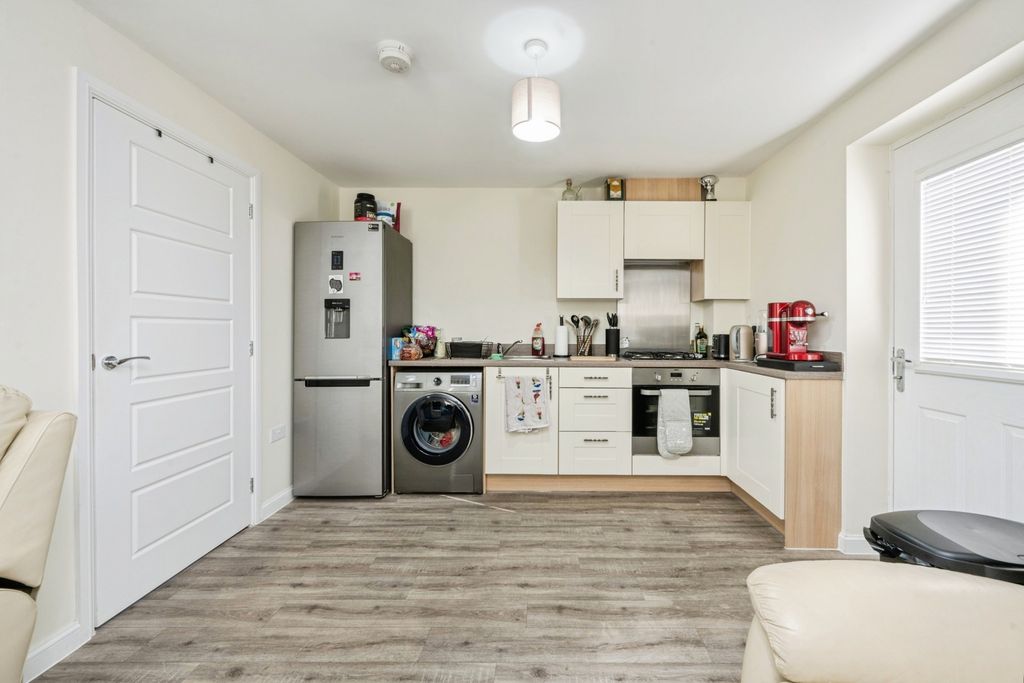 Property photo 2 of 20 Pbox-Img.Jpg