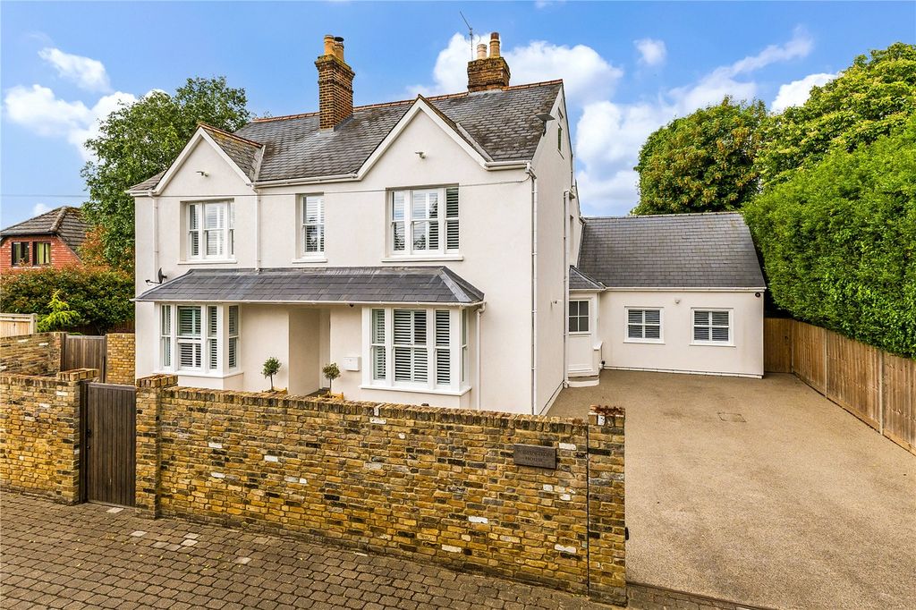 Property photo 1 of 18 Frontage